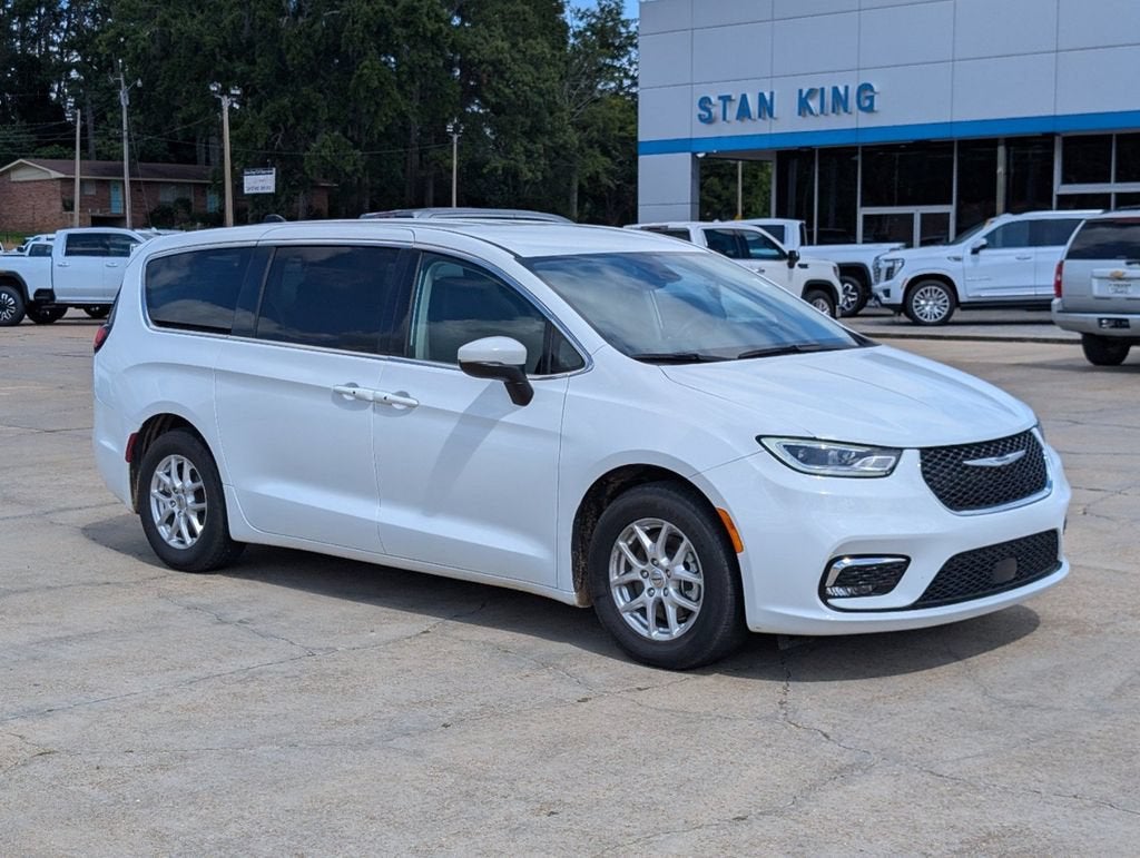 2023 Chrysler Pacifica Touring L in Bright White Cl — front three-quarter view