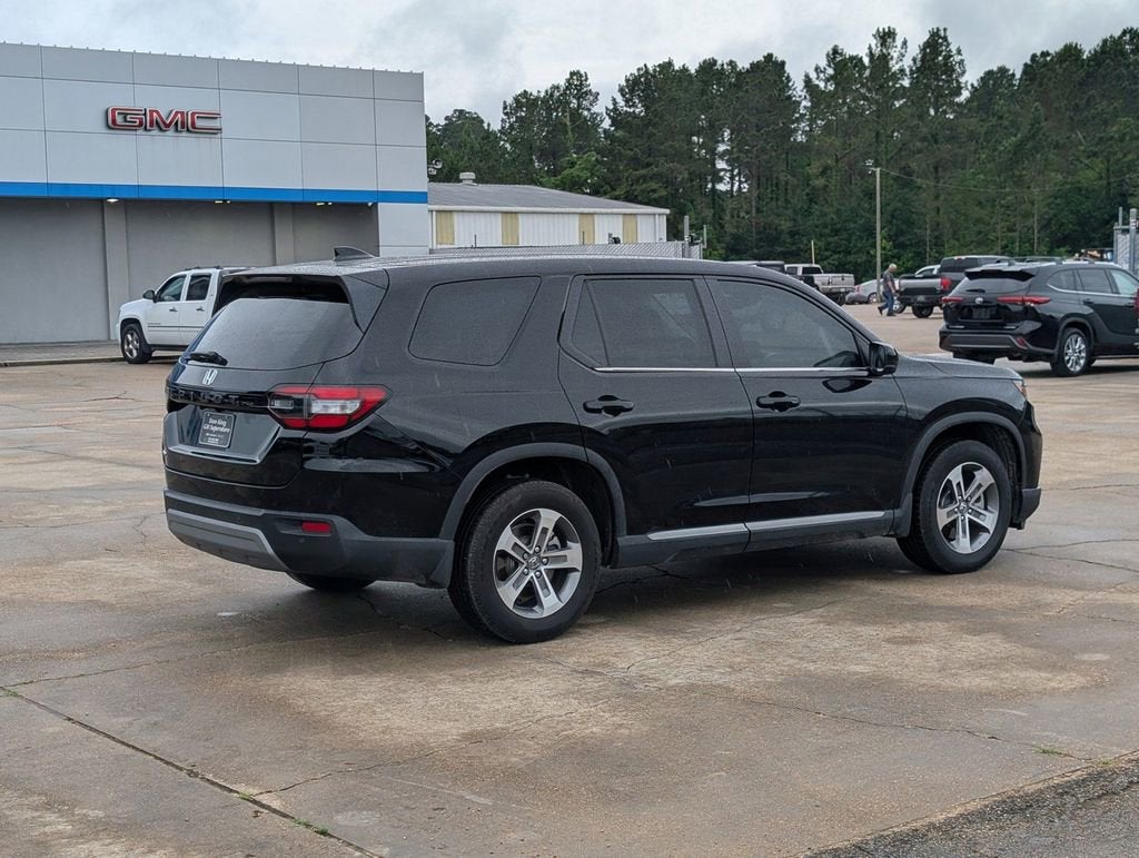2025 Honda Pilot — rear three-quarter view
